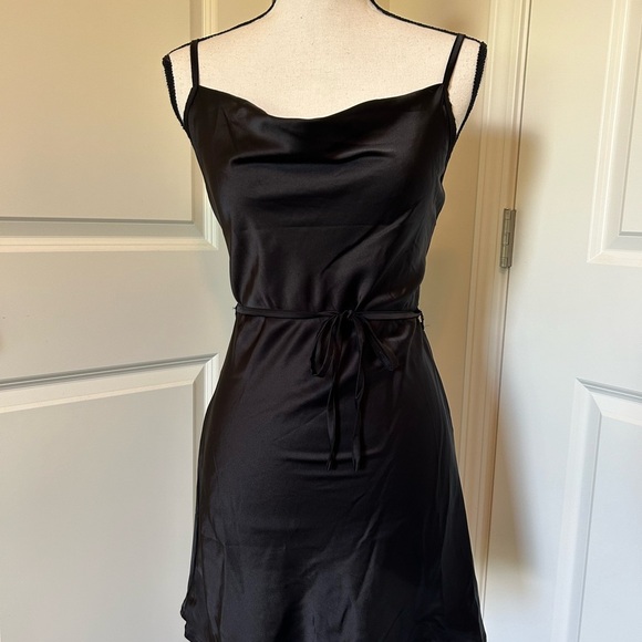 Black silk tie waist dress - Picture 4 of 5